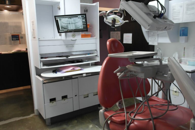 How a dental bridge replaces a missing tooth
