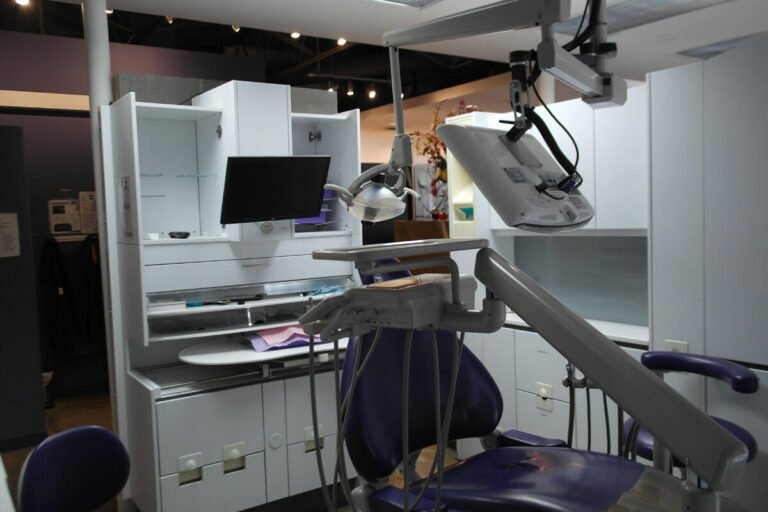 Tooth needing a dental crown in Edmonton